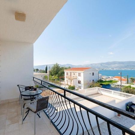 Ferienwohnung In Arbanija Mit Meerblick, Balkon, Klimaanlage, W-Lan 5137-1 Trogir Exterior foto